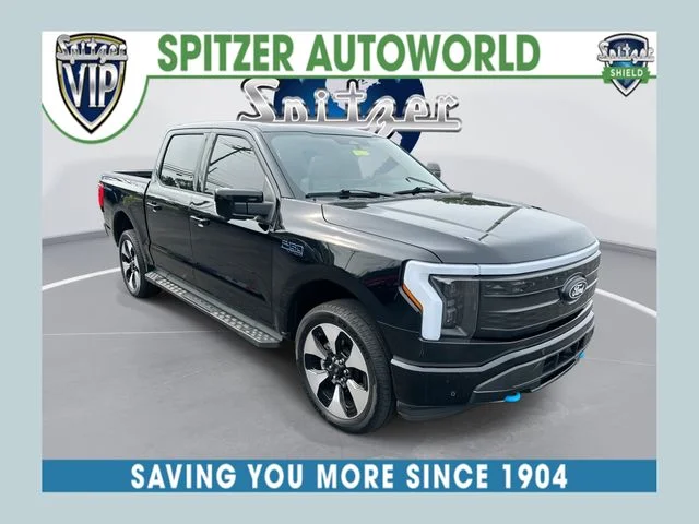 Used 2025 Agate Black Metallic Ford Platinum image 1