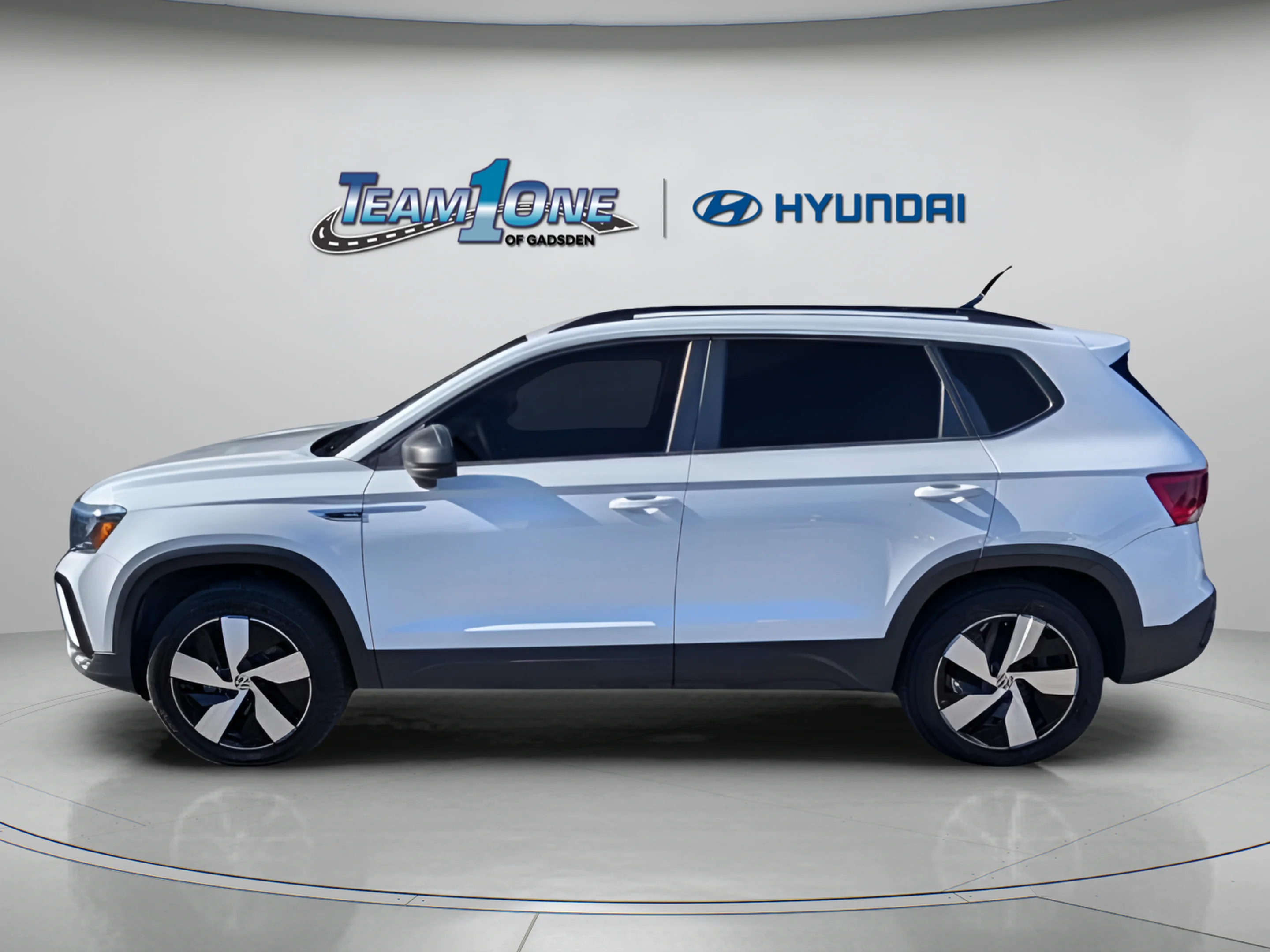 Used 2024 Pure White Volkswagen S image 5