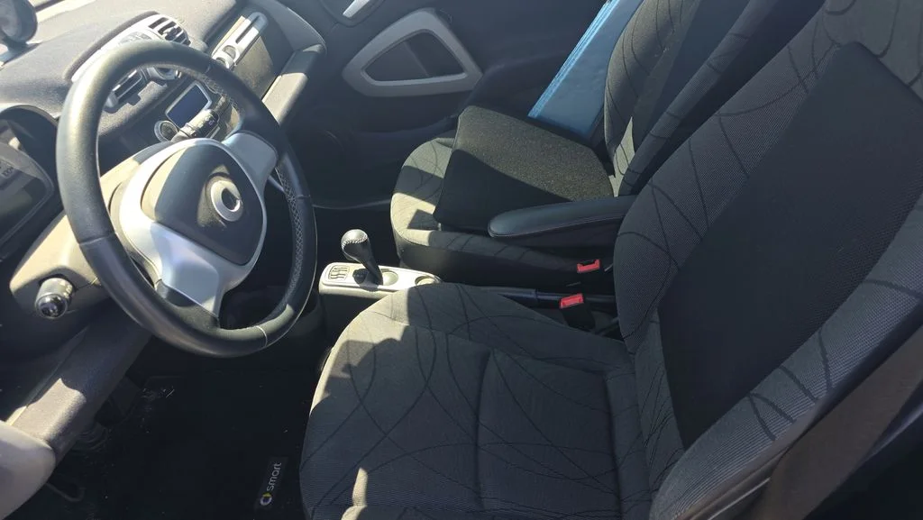 Used 2013  smart Passion image 13