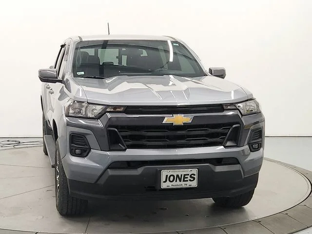 Used 2023 Gray Chevrolet LT image 2