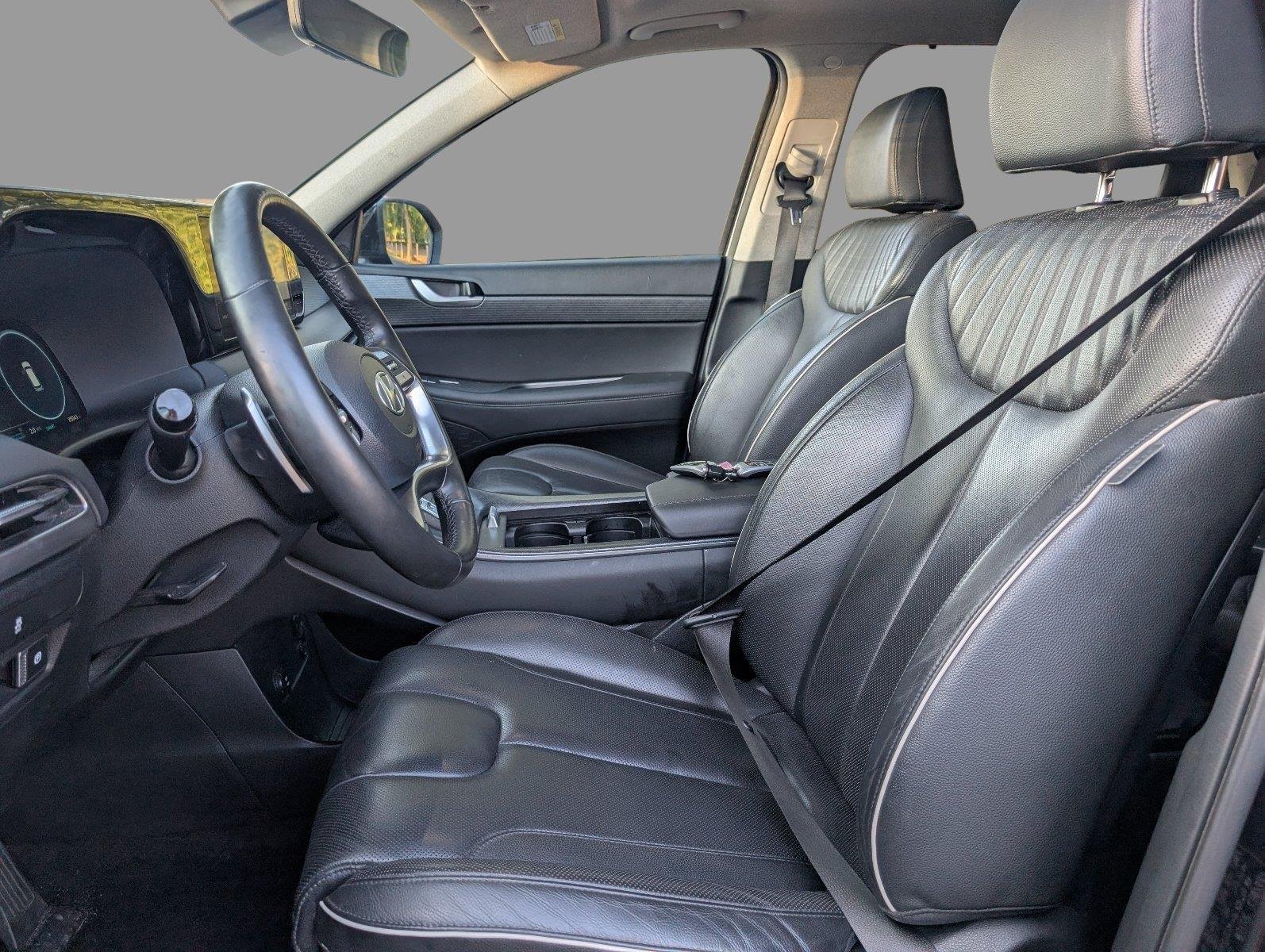 Used 2023 Abyss Black Pearl Hyundai Limited image 17