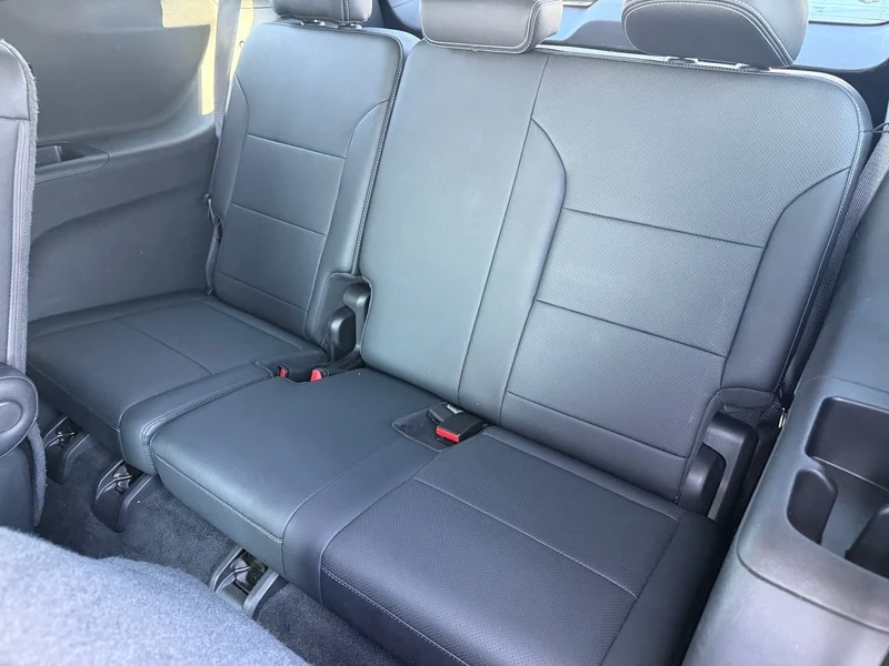 Used 2025 Sterling Gray Metallic Chevrolet LT image 18