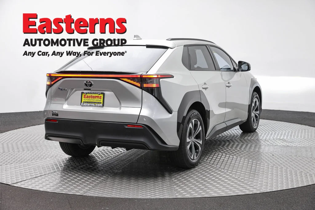 Used 2024 Silver Toyota XLE image 5