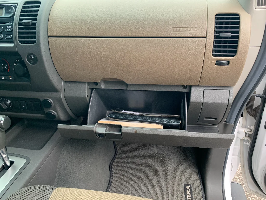 Used 2007 Avalanche Nissan S image 29