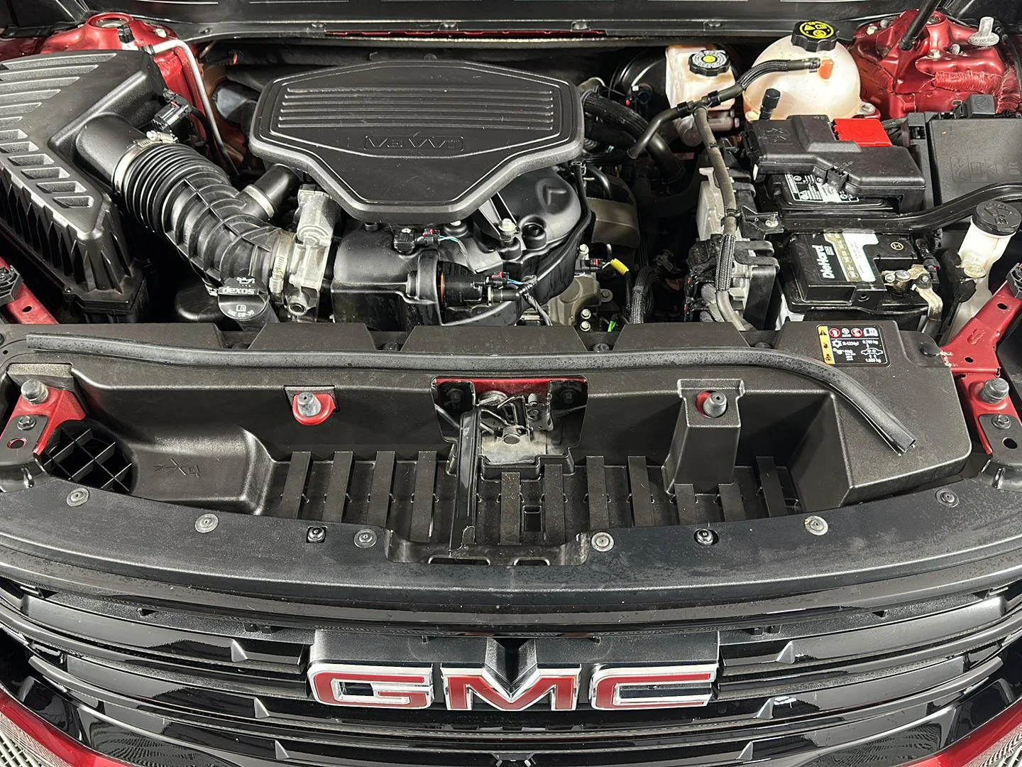 Used 2023 Volcanic Red Tintcoat GMC SLT image 3