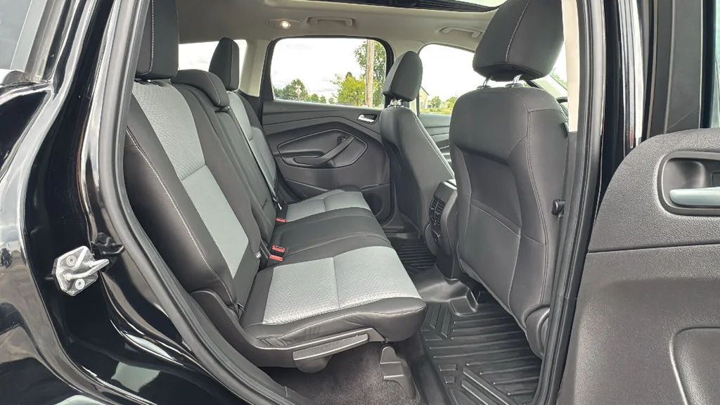Used 2017 White Ford SE image 17