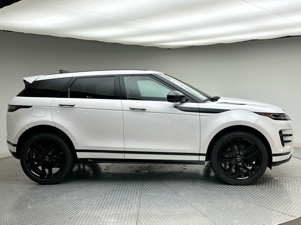 New 2026 Ostuni Pearl White Land Rover  image 4