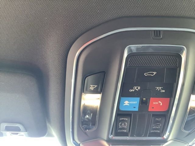 Used 2023 Bright White Clearcoat Jeep Altitude X image 27