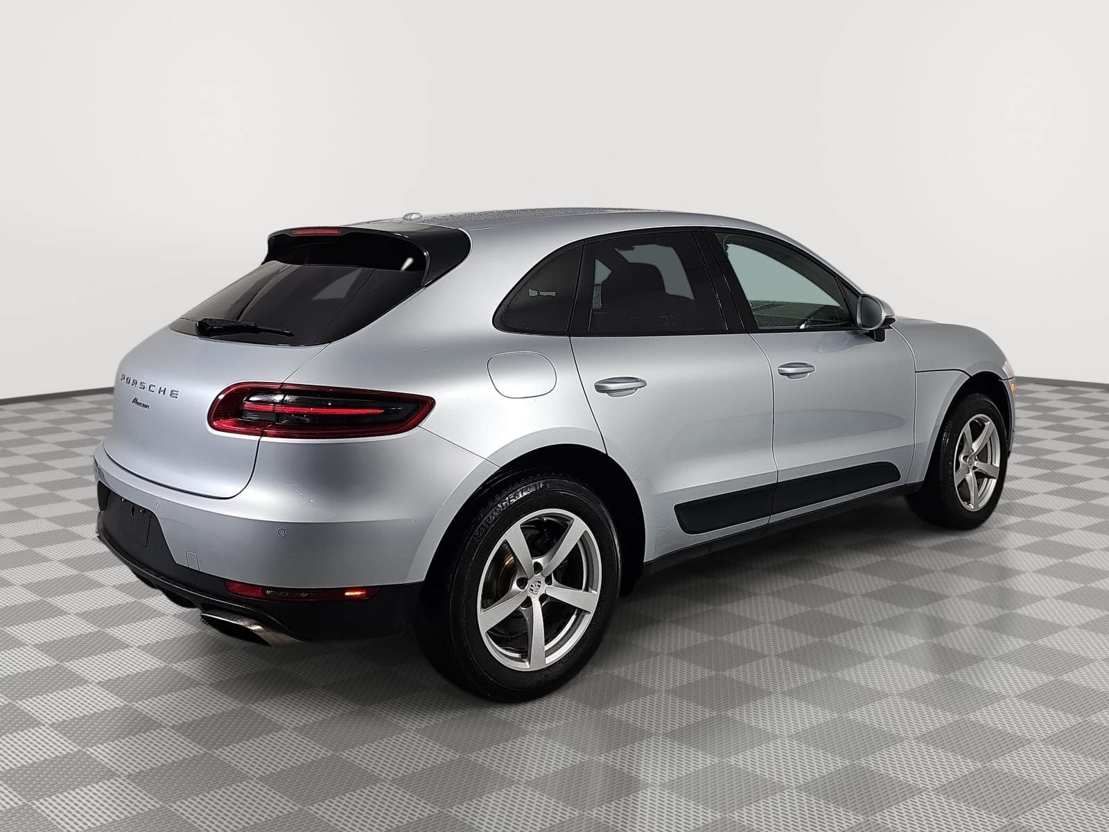 Used 2018 Silver Porsche  image 7