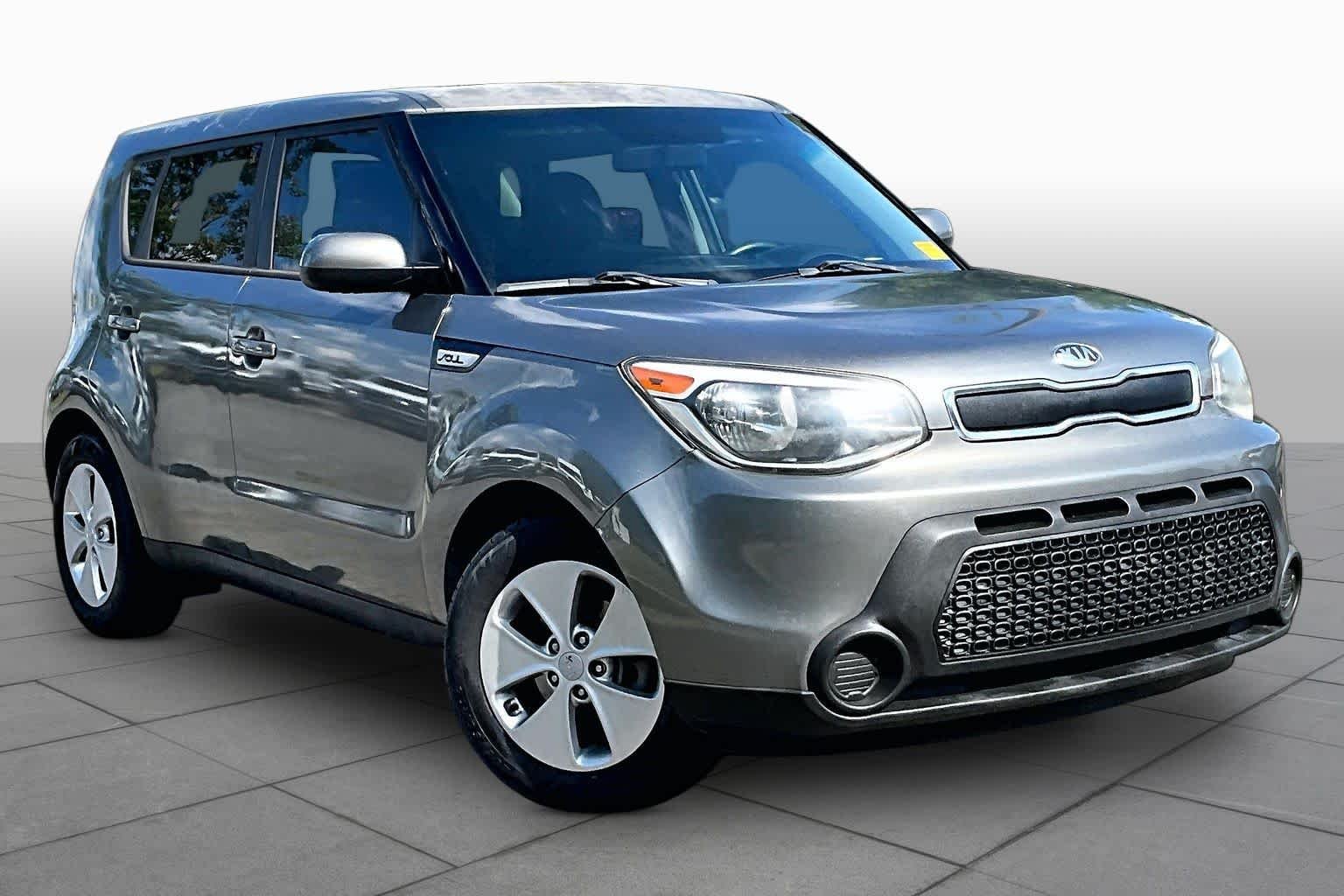 Used 2015 Titanium Gray Kia Base image 2