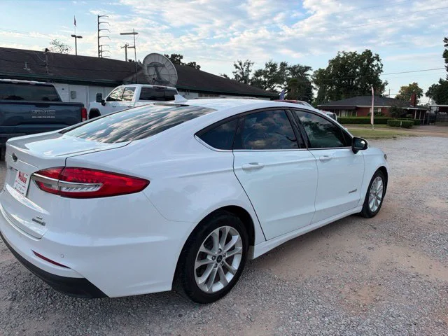 Used 2019 Oxford White Ford SE image 14