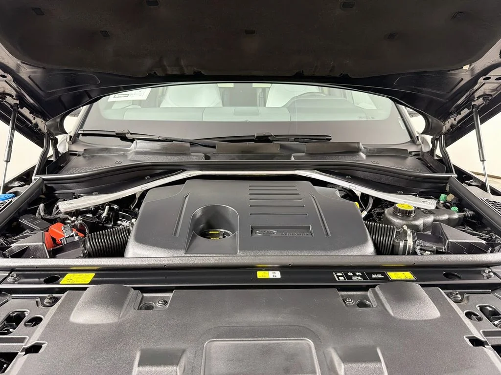 Used 2024 Black Land Rover Dynamic SE image 32