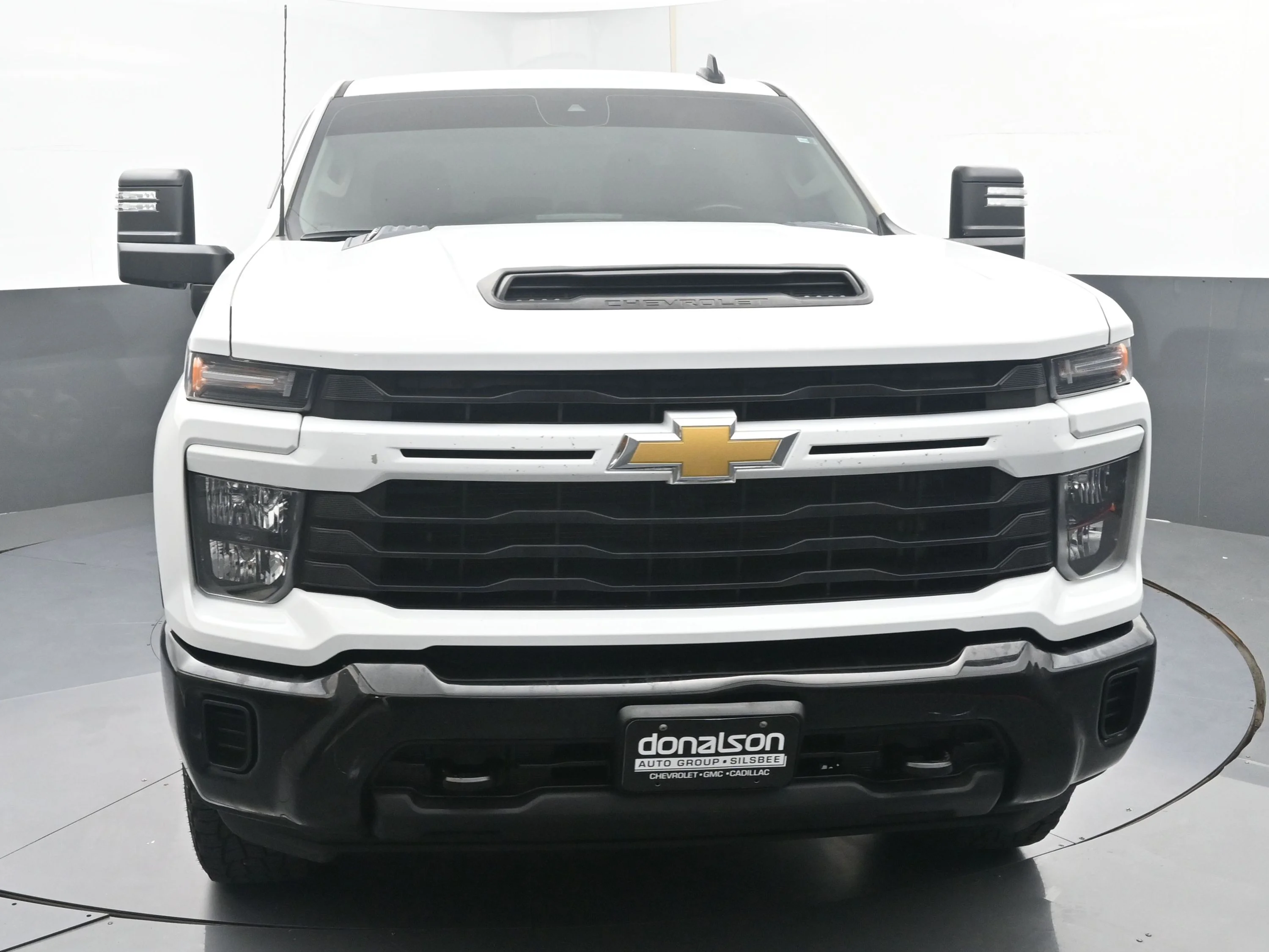 Used 2024 Summit White Chevrolet Custom image 3