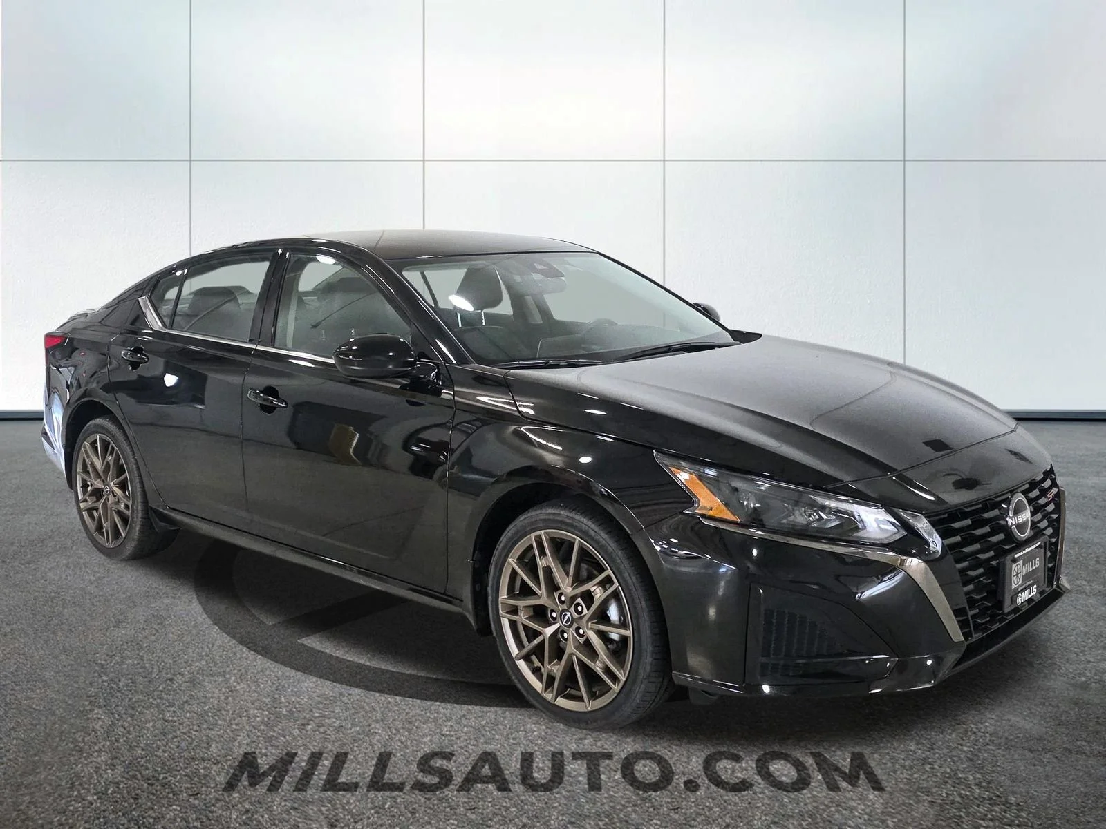 Used 2025 Black Nissan 2.5 SR image 10