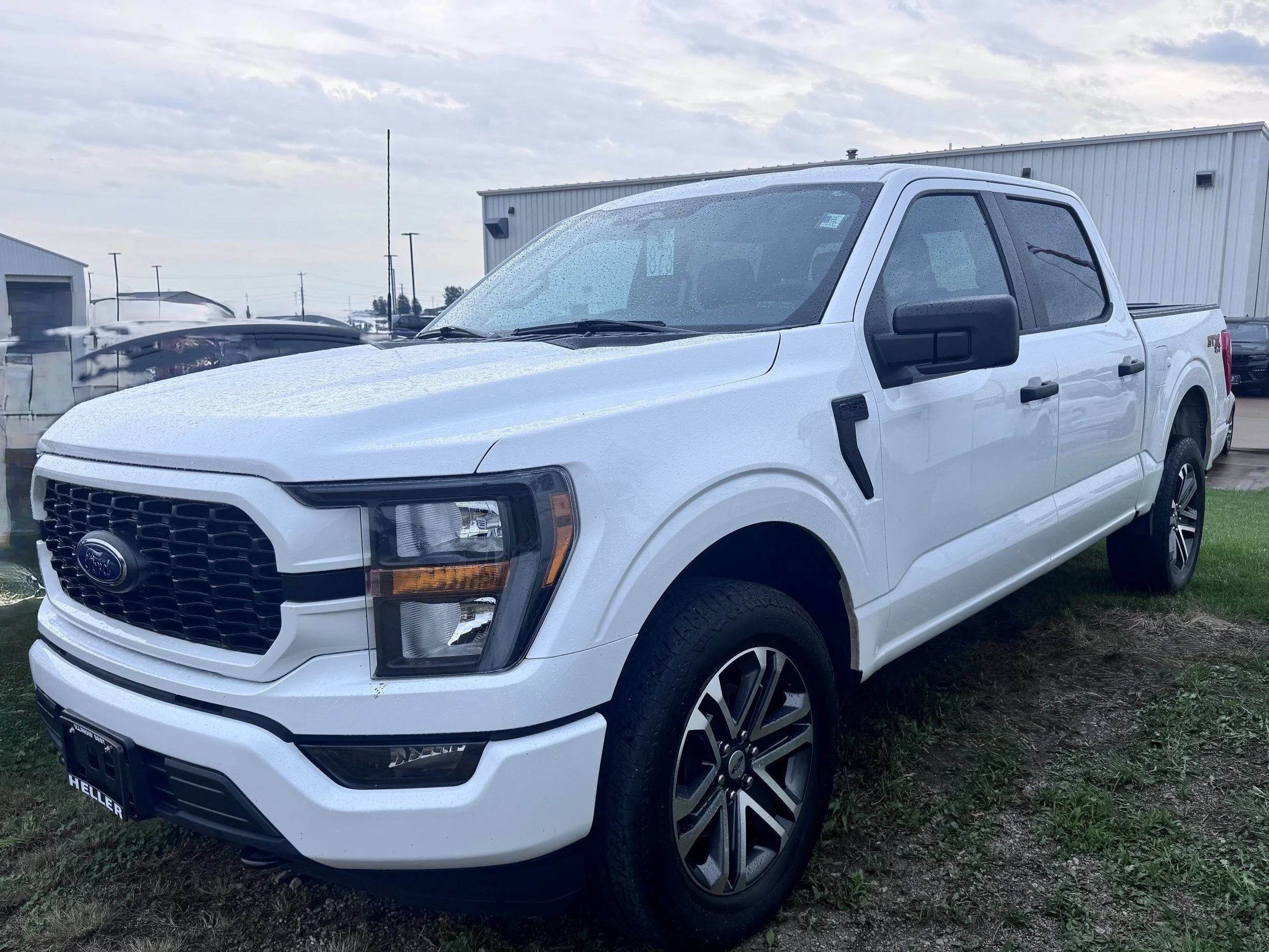 Used 2023 Oxford White Ford XL image 3