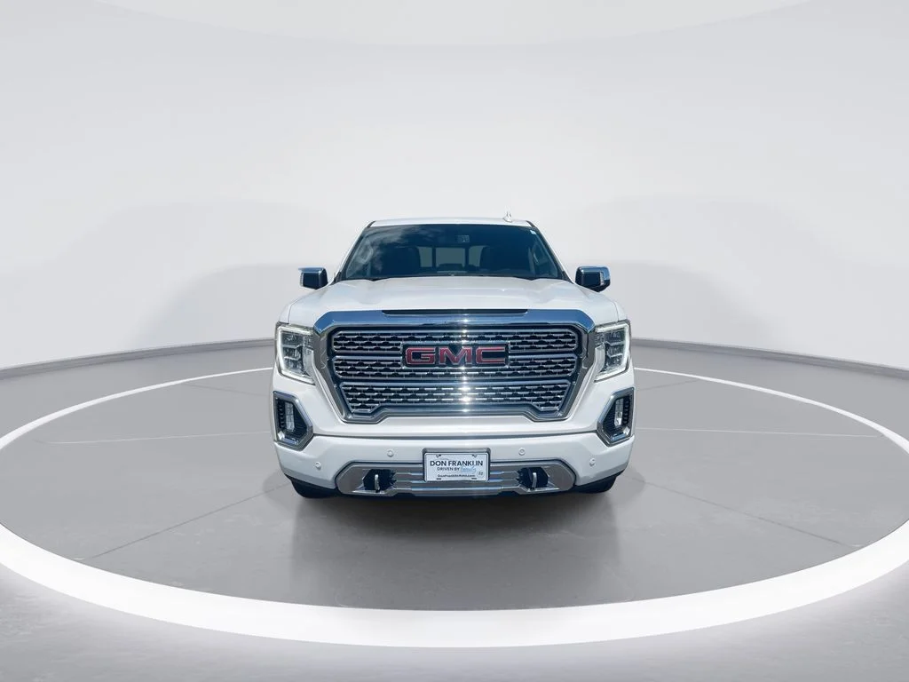Used 2022 White GMC Denali image 3