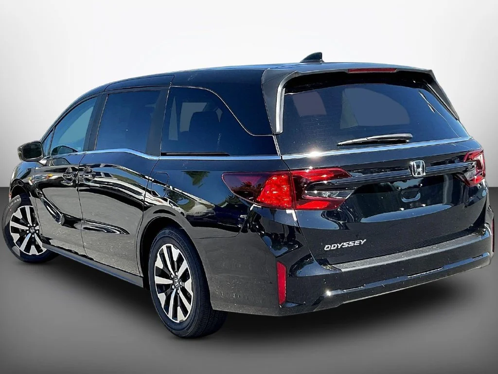 New 2026 Crystal Black Pearl Honda EX-L image 4