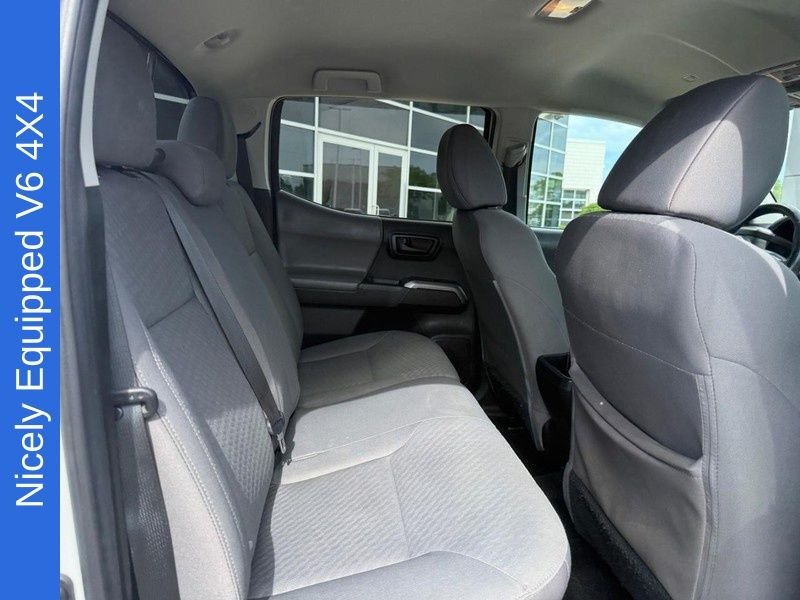Used 2022 White Toyota SR5 image 12