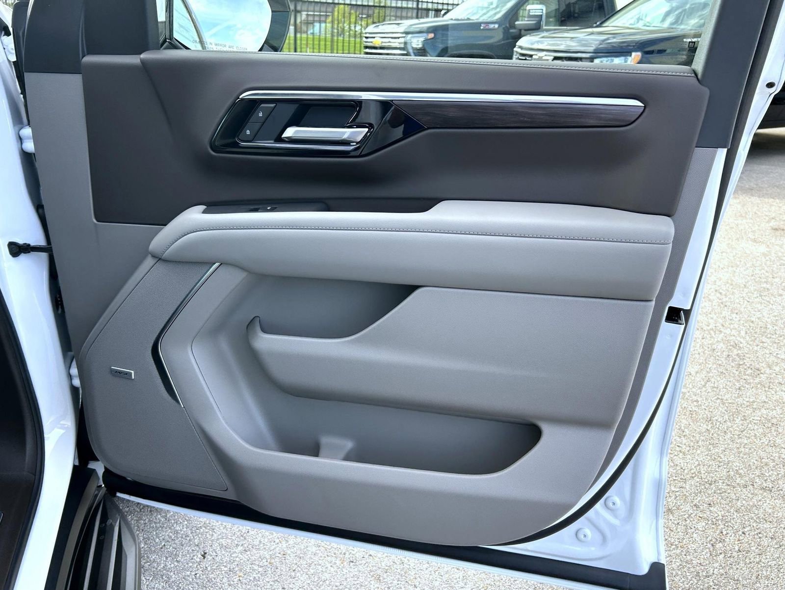 2026 Chevrolet Suburban LT - Photo 15