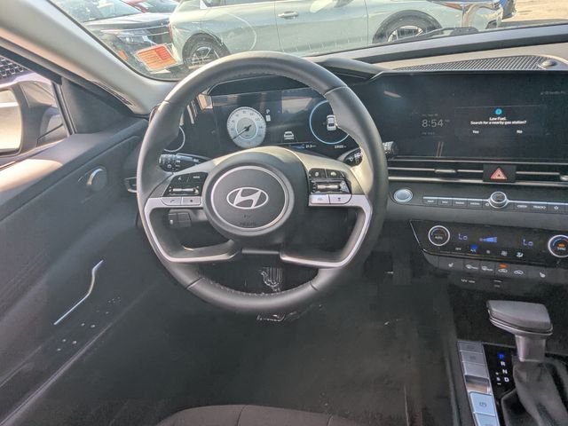 Used 2025 Gray Hyundai SEL Convenience image 16