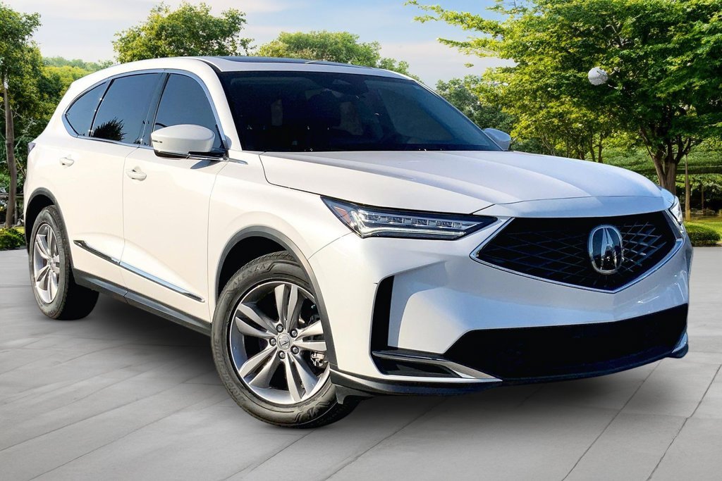Used 2025  Acura Base image 3