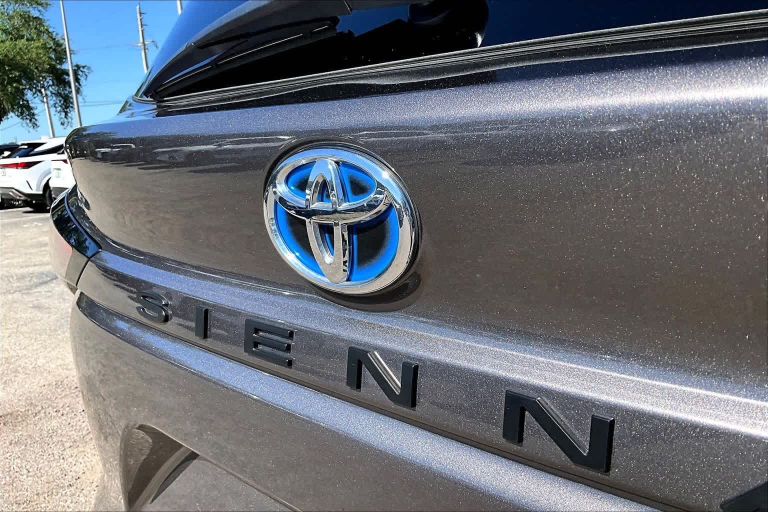 Used 2024 Predawn Gray Mica Toyota XLE image 31
