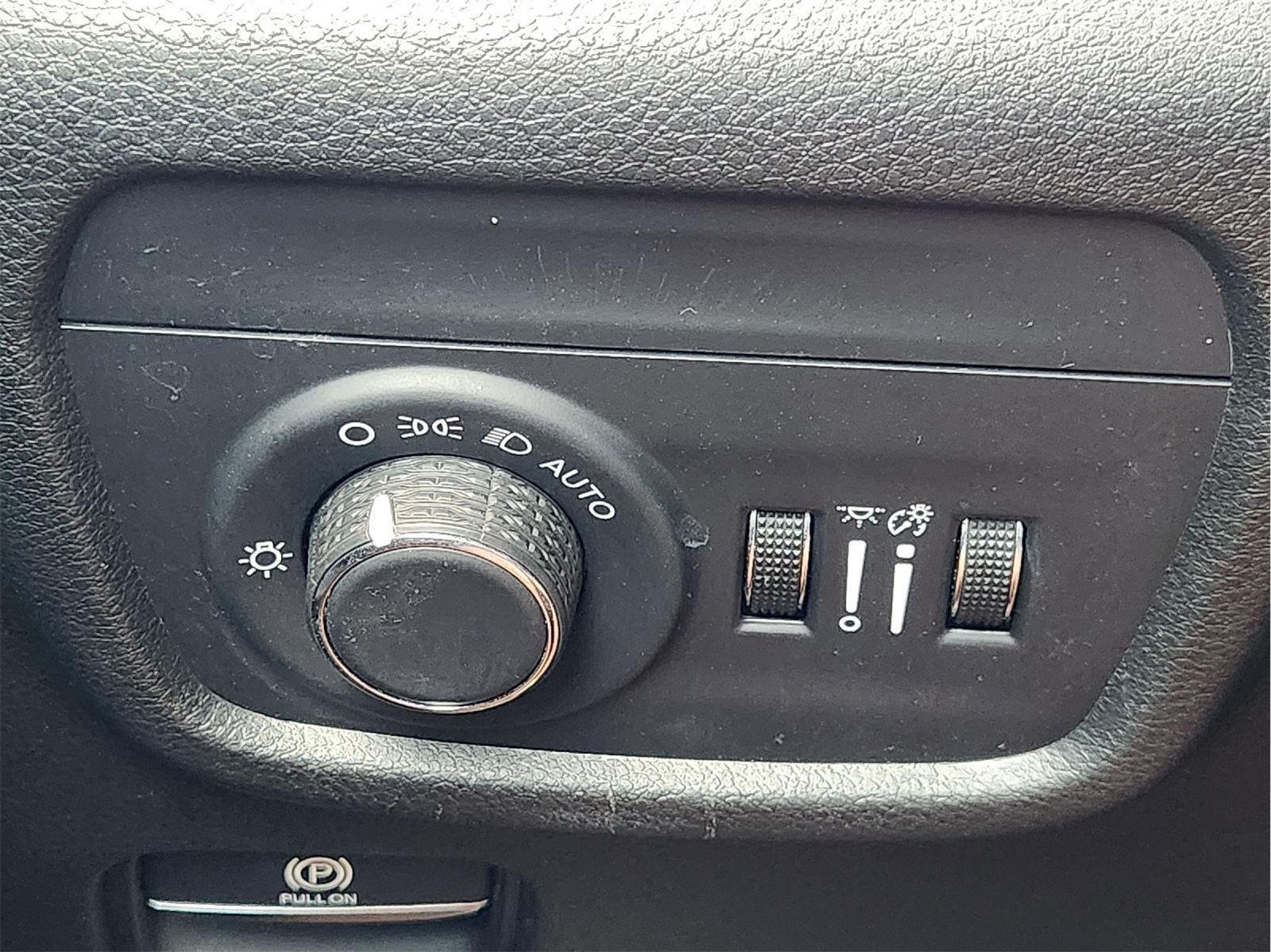 Used 2024 Velvet Red Pearlcoat Jeep Altitude image 21