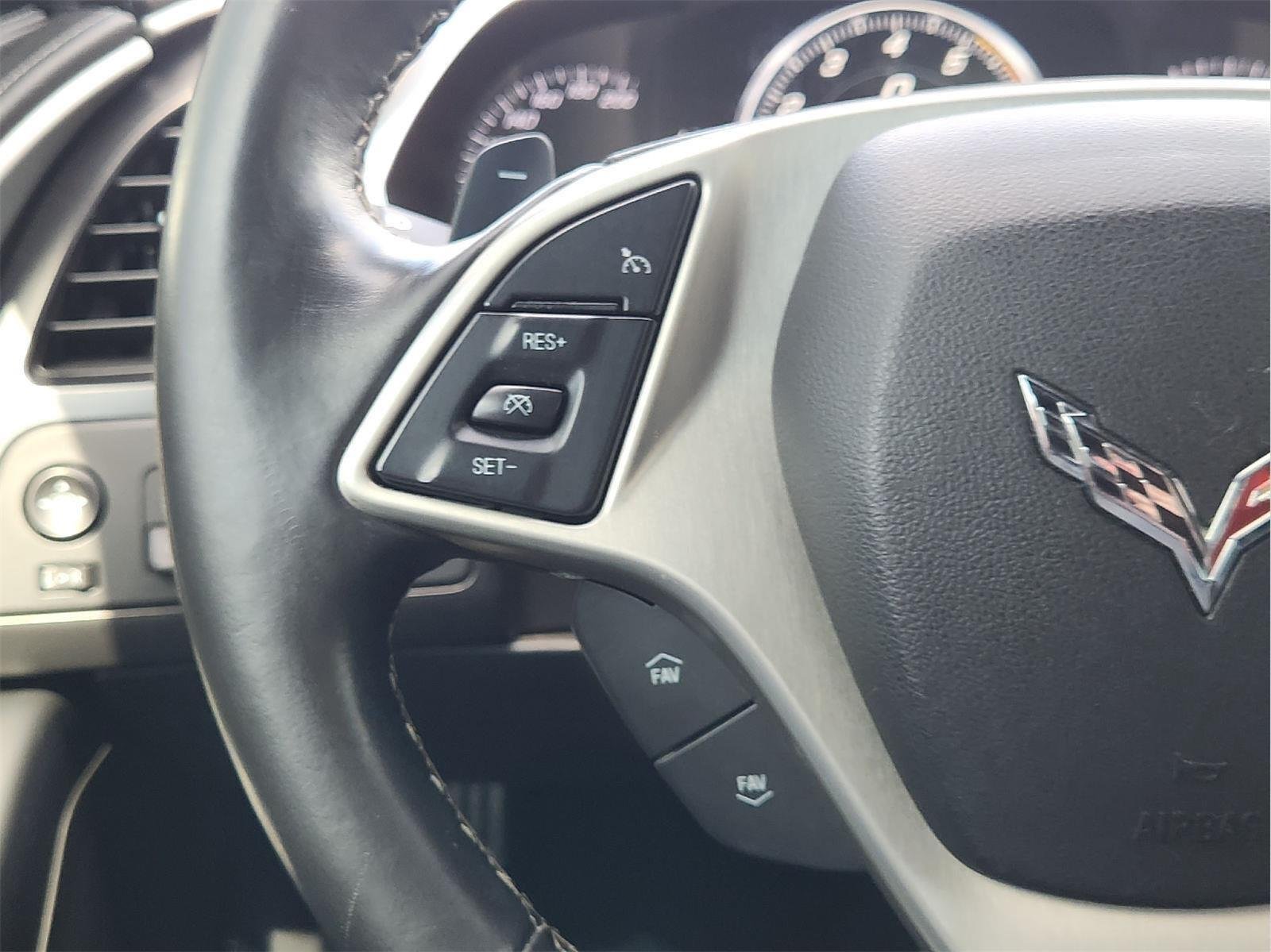 2016 Chevrolet Corvette Stingray photo 29 of 32
