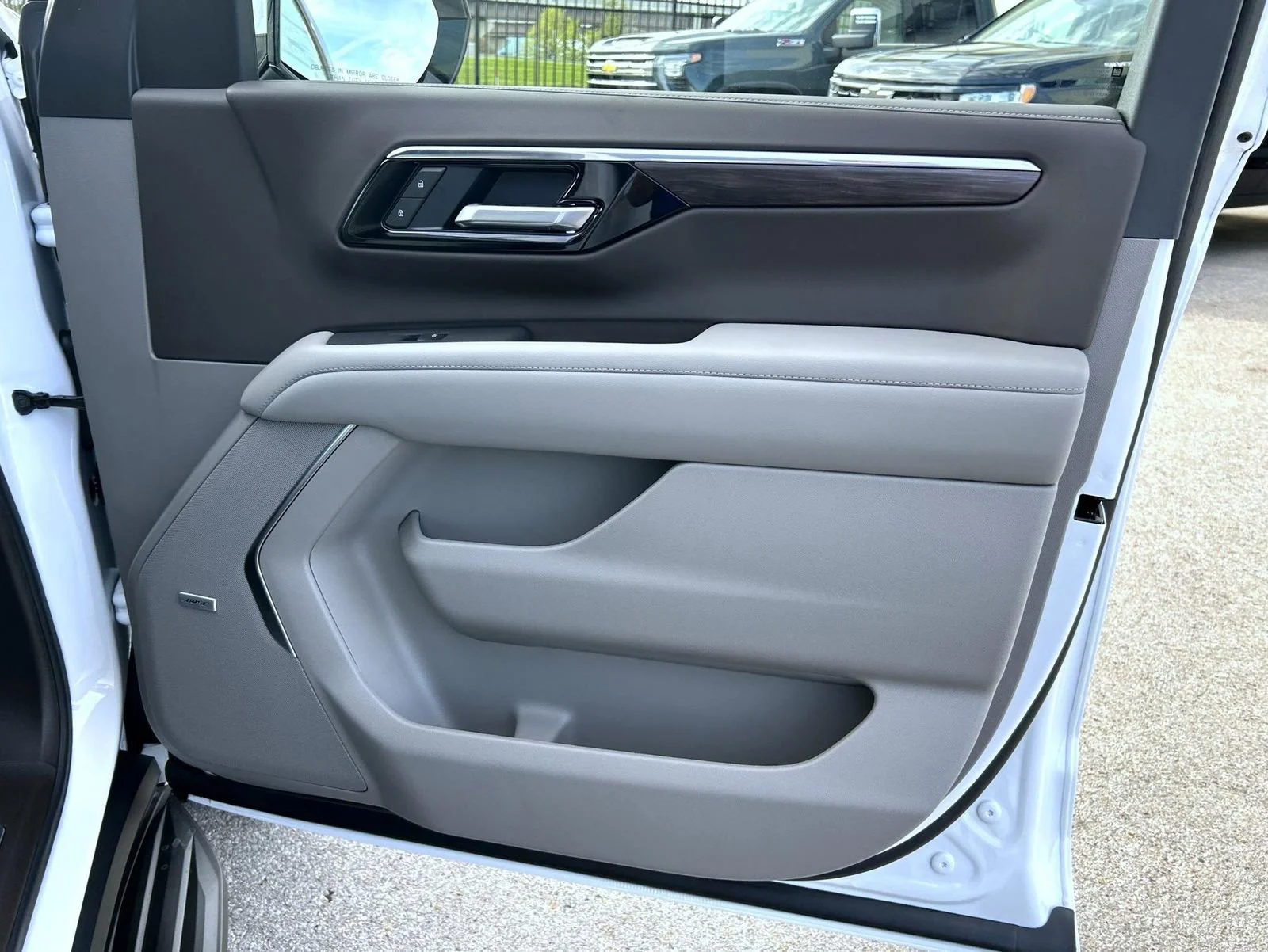 New 2026 Summit White Chevrolet LT image 15