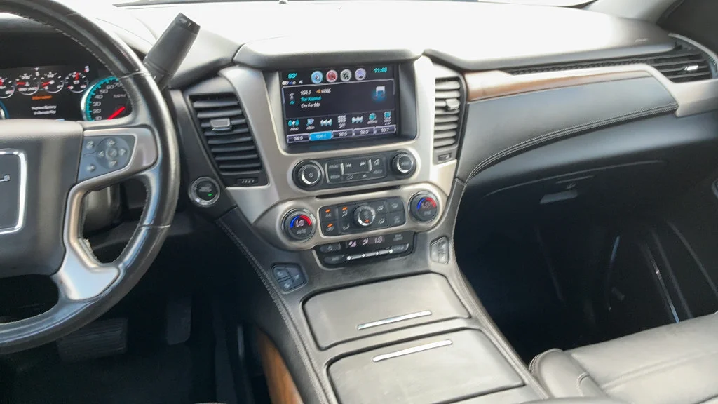 Used 2020 QUICKSILVER METALLIC GMC Denali image 8