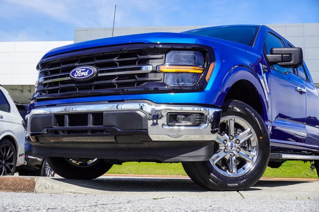 Used 2024 Blue Ford XLT image 2