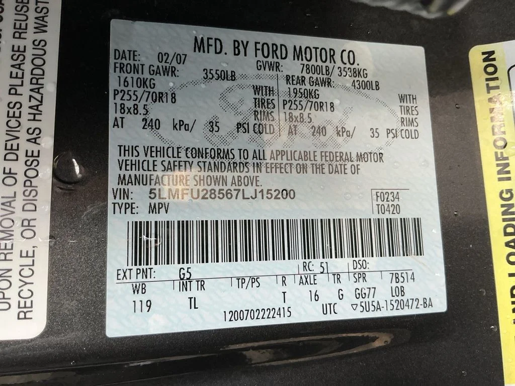 Used 2007 Gray Lincoln Base image 24