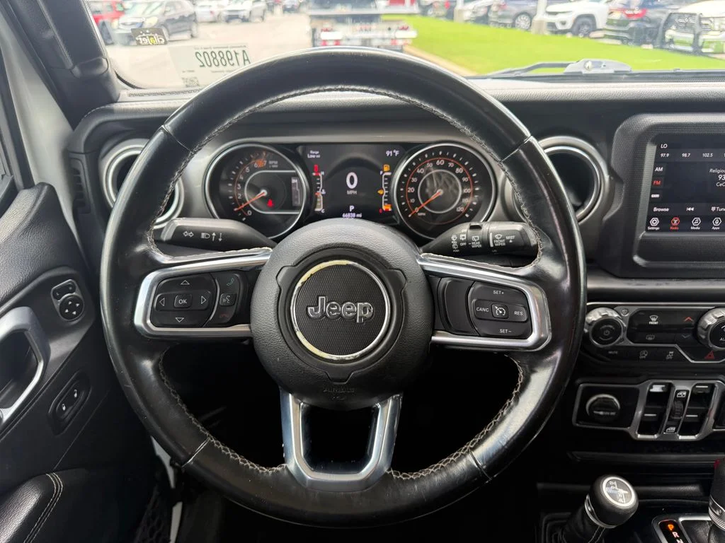 Used 2020 White Jeep Unlimited Sahara image 9