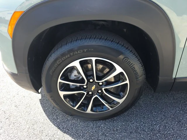 Used 2026 Green Chevrolet LT image 10