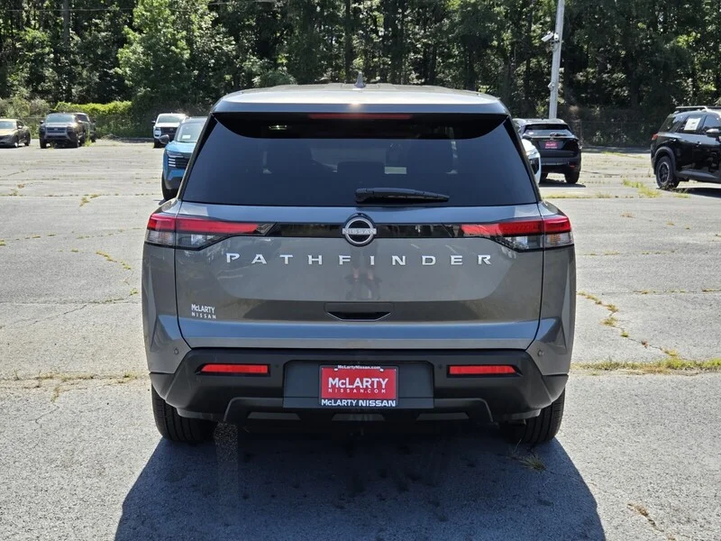 Used 2022 Gun Metallic NISSAN S image 4