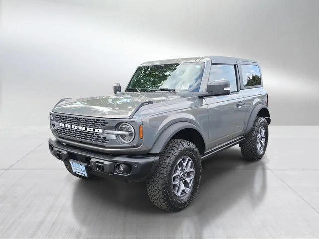 Used 2025 Gray Ford Badlands image 7
