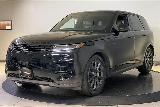 Used 2024 Black Land Rover SE image 1