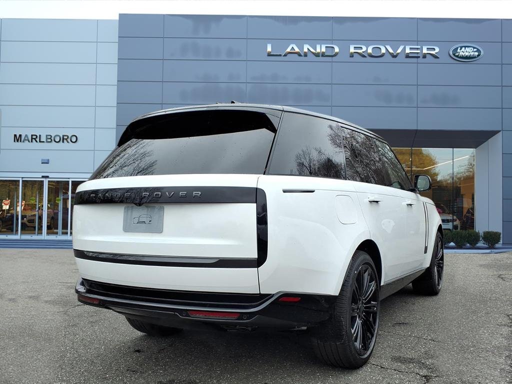 New 2026 Ostuni Pearl White Land Rover SE image 2