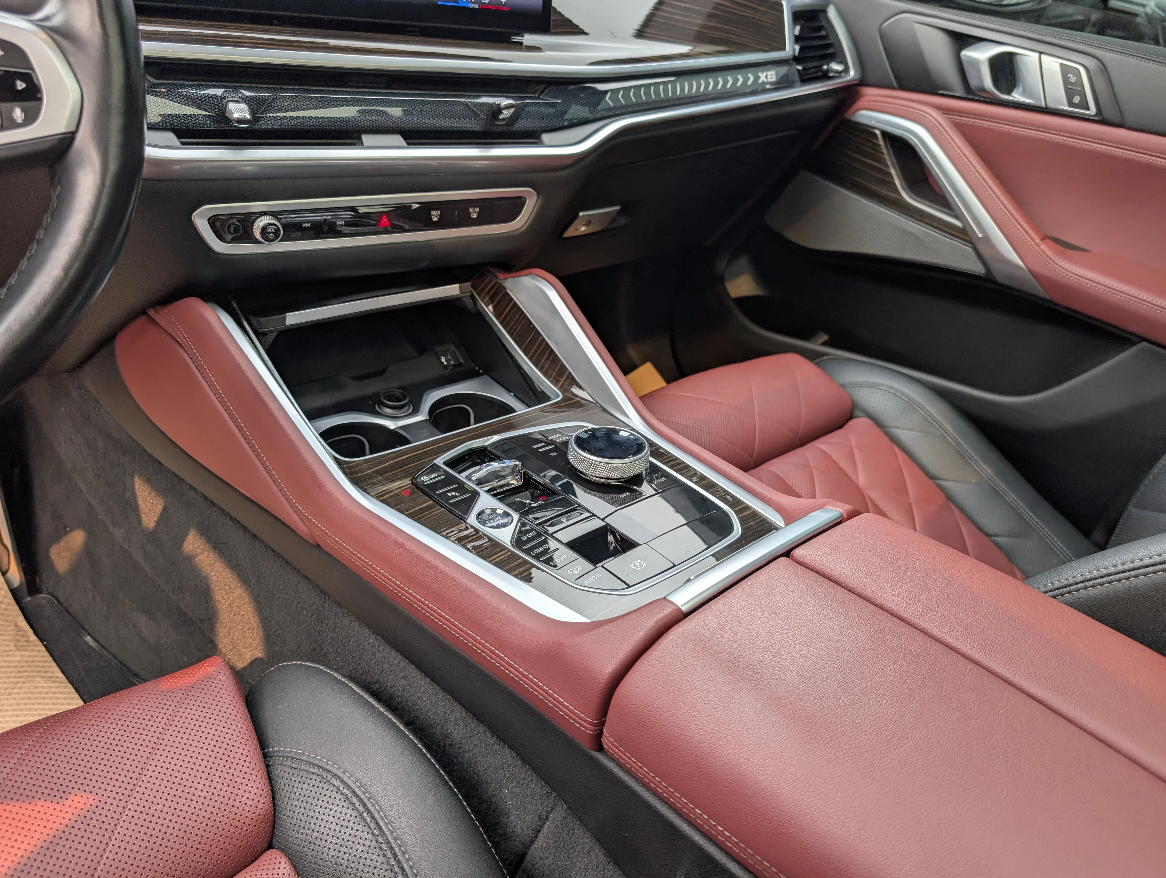 Used 2024 Gray BMW xDrive40i image 36