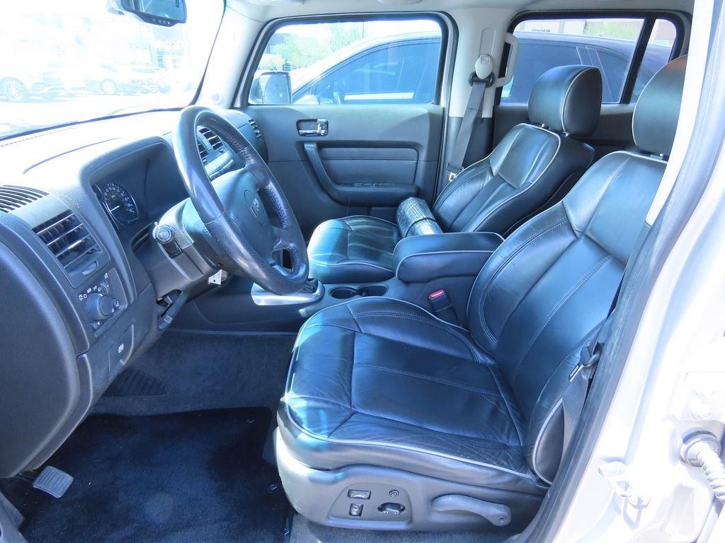 Used 2006 Boulder Gray Metallic Hummer  image 10