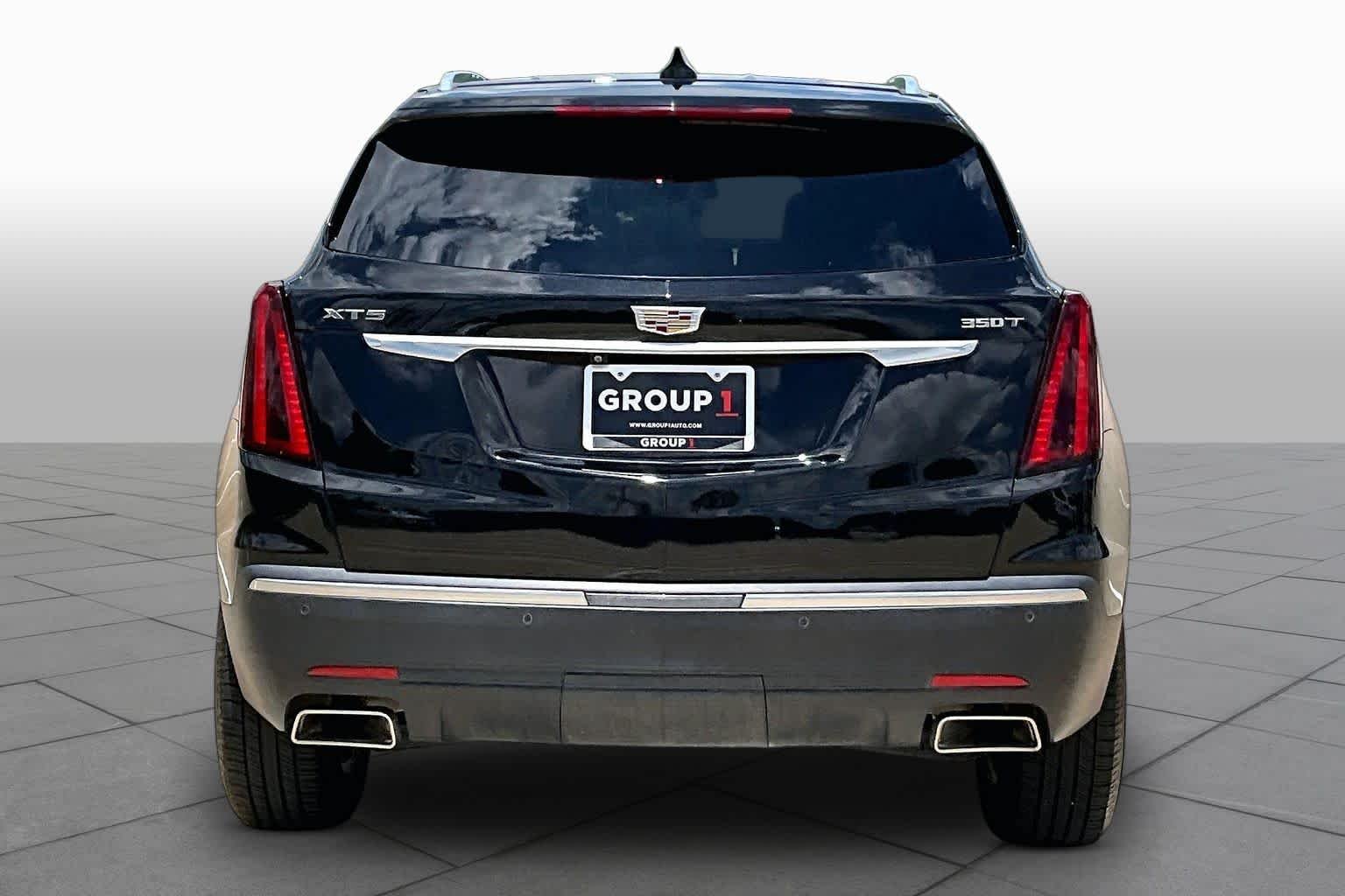 Pre-Owned 2022 Cadillac XT5 FWD Luxury