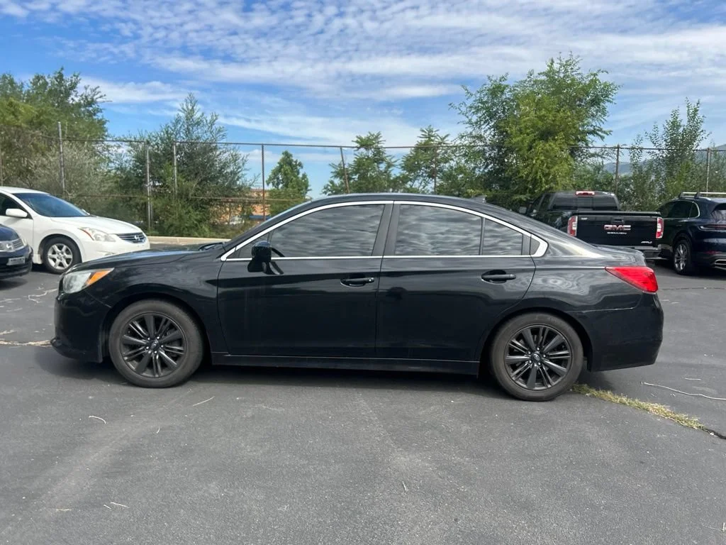 Used 2017 Crystal Black Silica Subaru 2.5i image 9