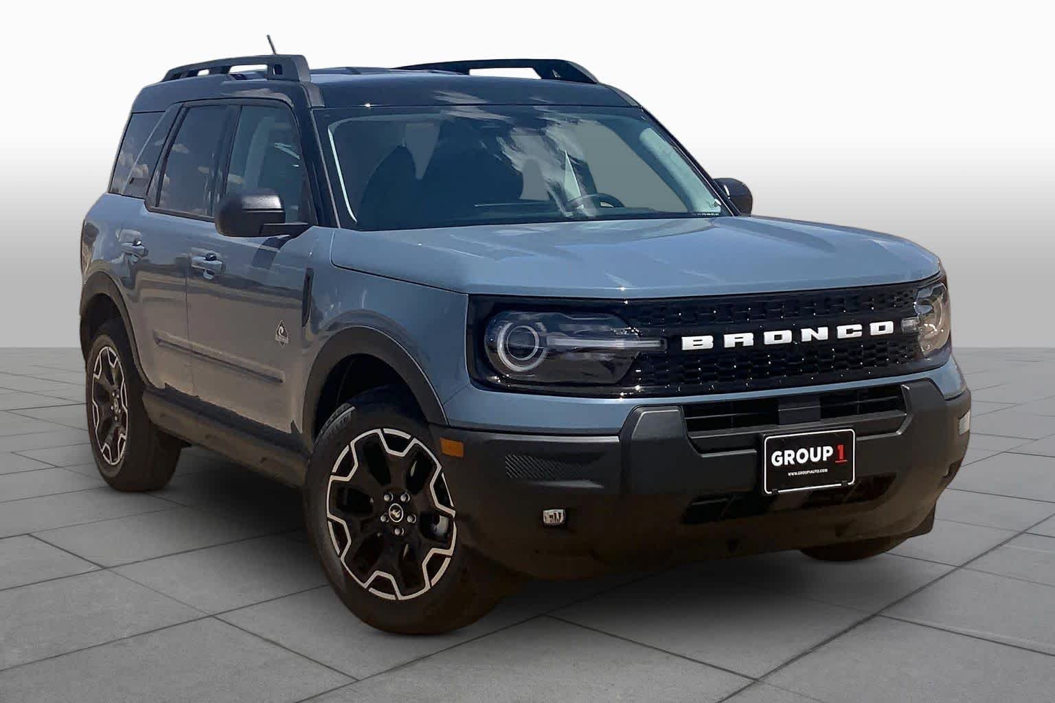 New 2026 Azure Gray Metallic Tri-Coat Ford Outer Banks® image 2