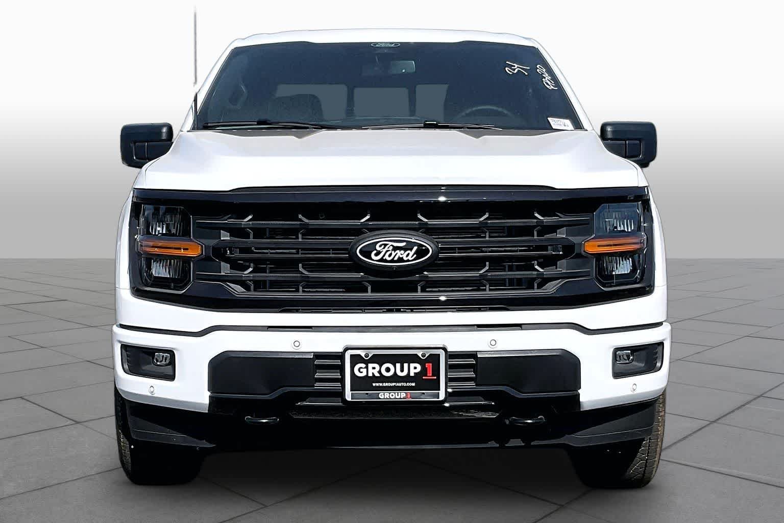 New 2026 Oxford White Ford XLT image 3