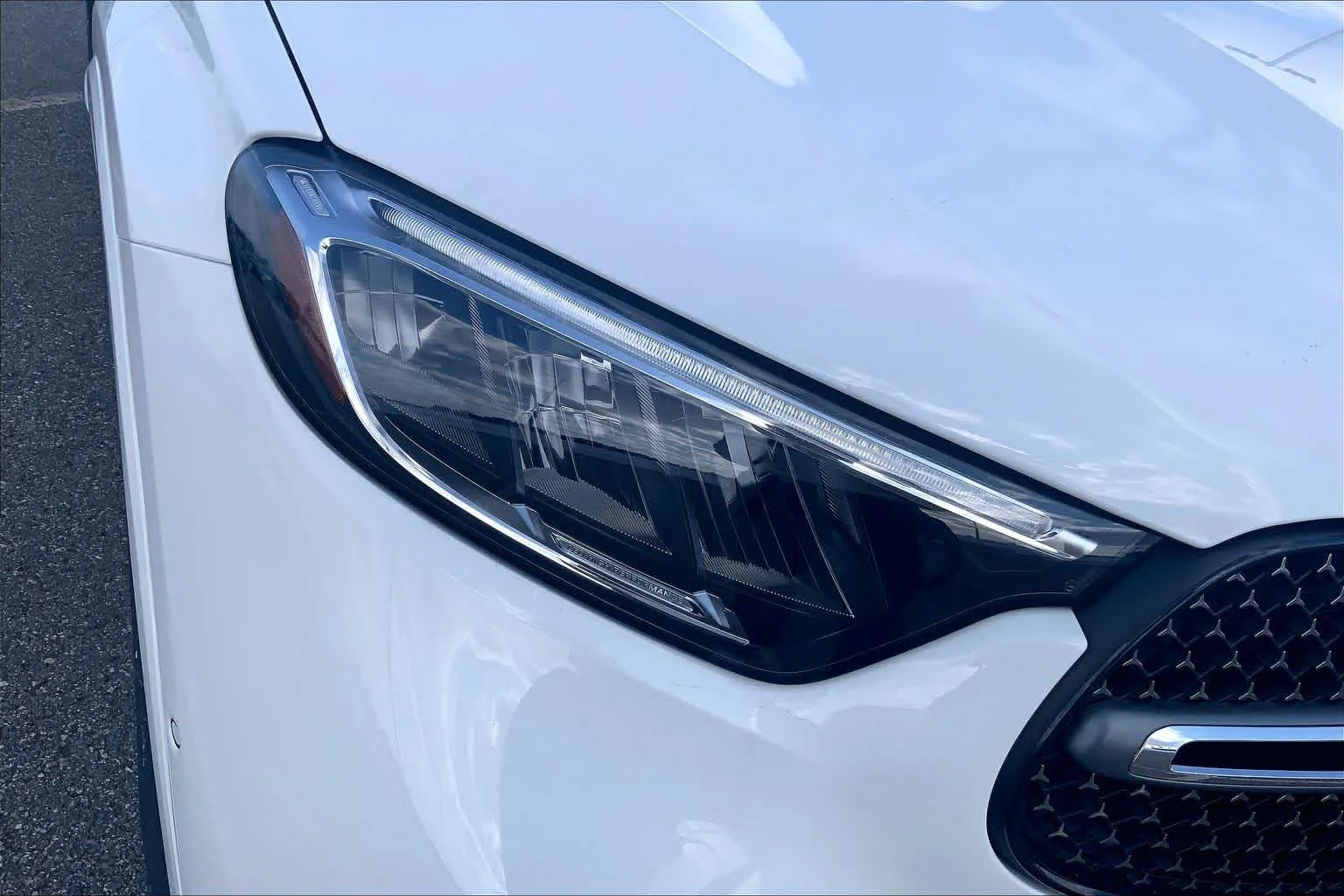 New 2026 Polar White Mercedes-Benz GLC 300 image 16