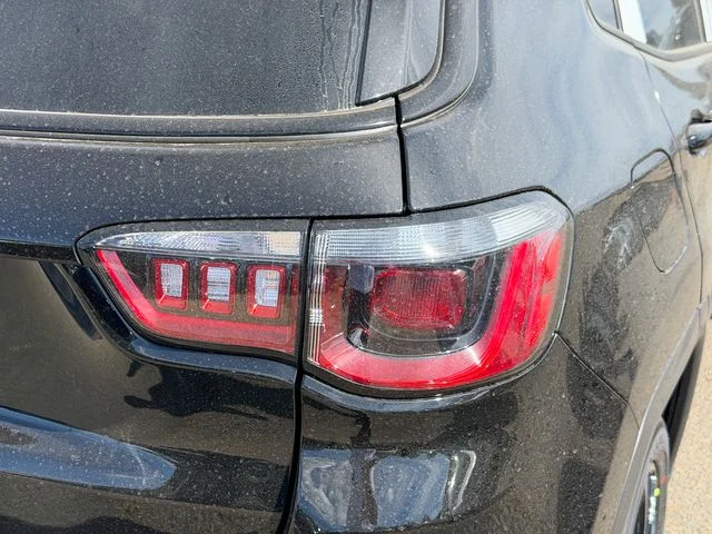 New 2026 Diamond Black Crystal Pearlcoat Jeep Latitude image 6
