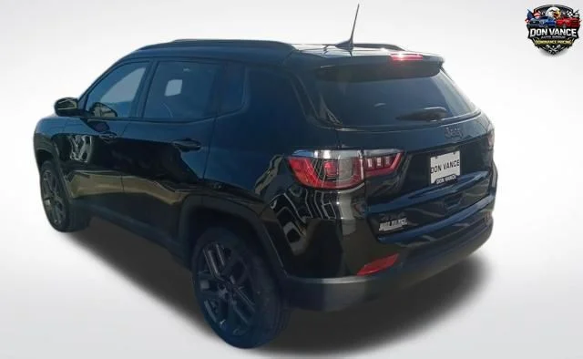 New 2026 Black Jeep Latitude image 3
