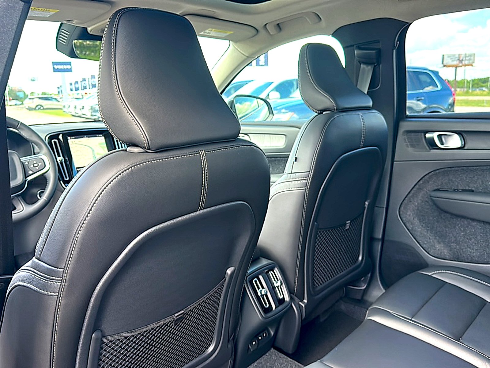 New 2026 Aurora Silver Volvo Plus image 15