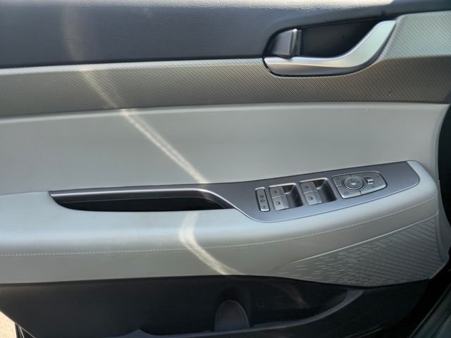 Certified Used 2025 Black Hyundai SE image 15