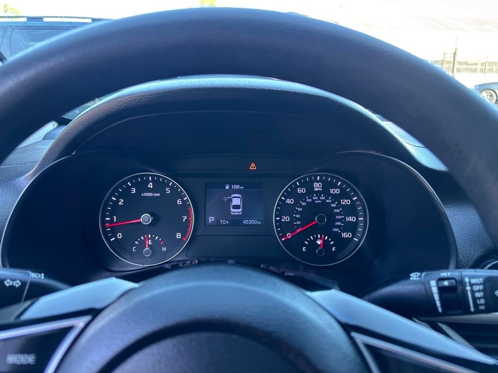 Used 2021 White Kia LXS image 13